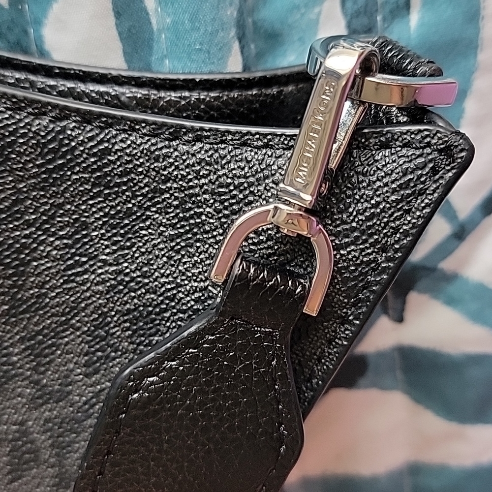 MICHAEL MICHAEL KORS Briley Small Logo Messenger Bag - Picture 7 of 14
